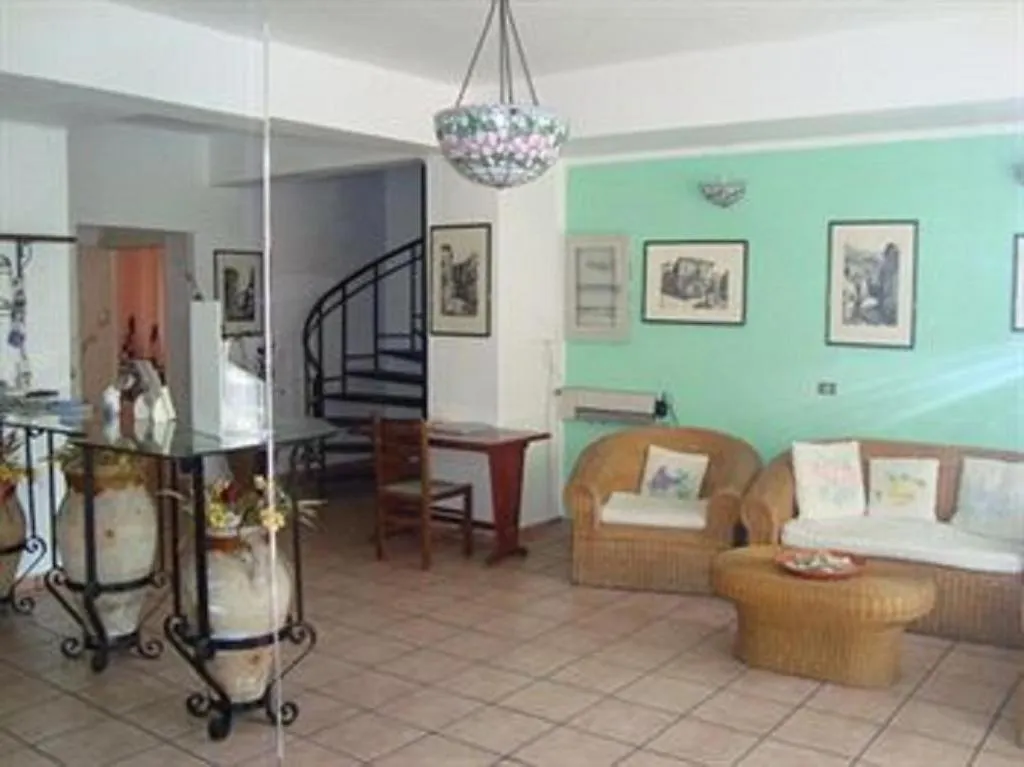 La Grotta Hotel Sant'Alessio Siculo Guest house